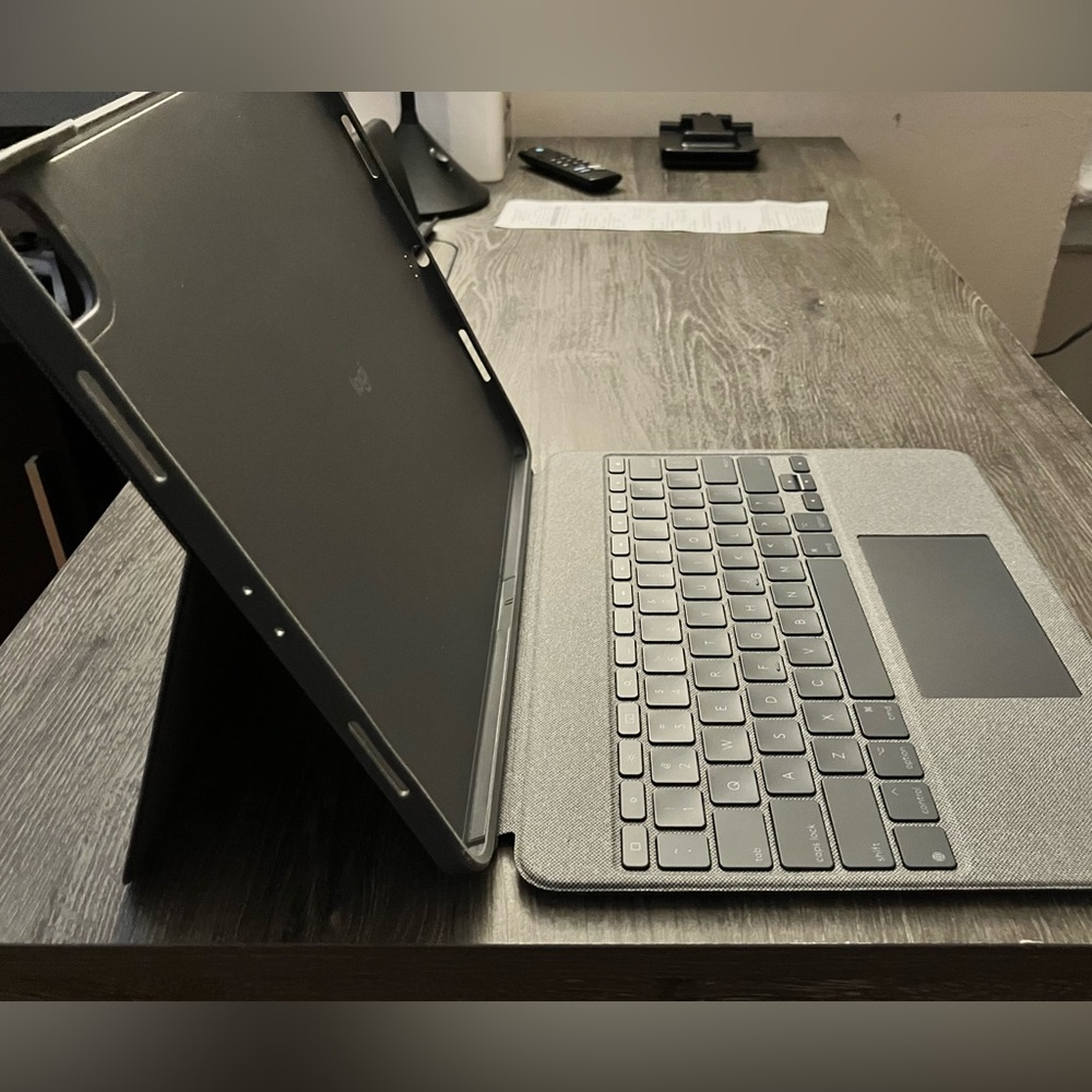 Logitech Combo Touch iPad Pro 12.9 5th Gen Grey Wireless Mint condition w/ Box